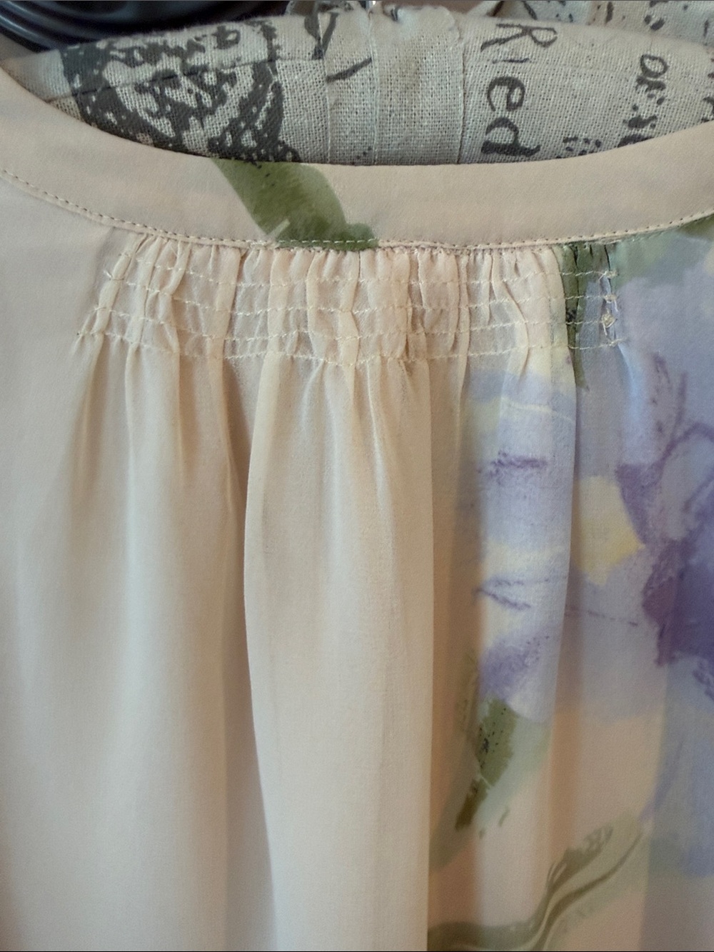 entro Cream Blouse with Lavender Floral Print - Picture 4 of 6